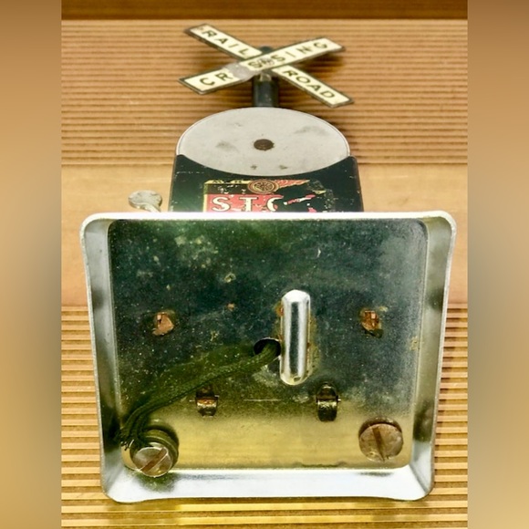 Post-War Tin Litho MARX O Scale RAILROAD CROSSING Gate Stop Sign Ringing Bell - Picture 3 of 4